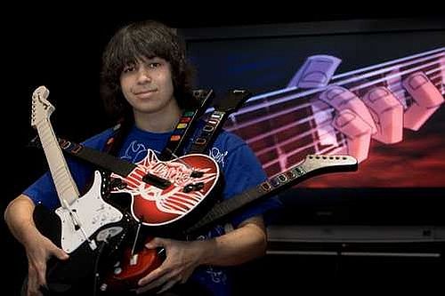 Garoto abandona colégio por GH