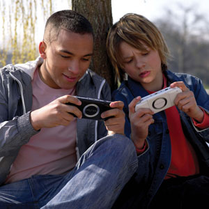 Sony reclama de pirataria e diz que isso pode prejudicar PSP