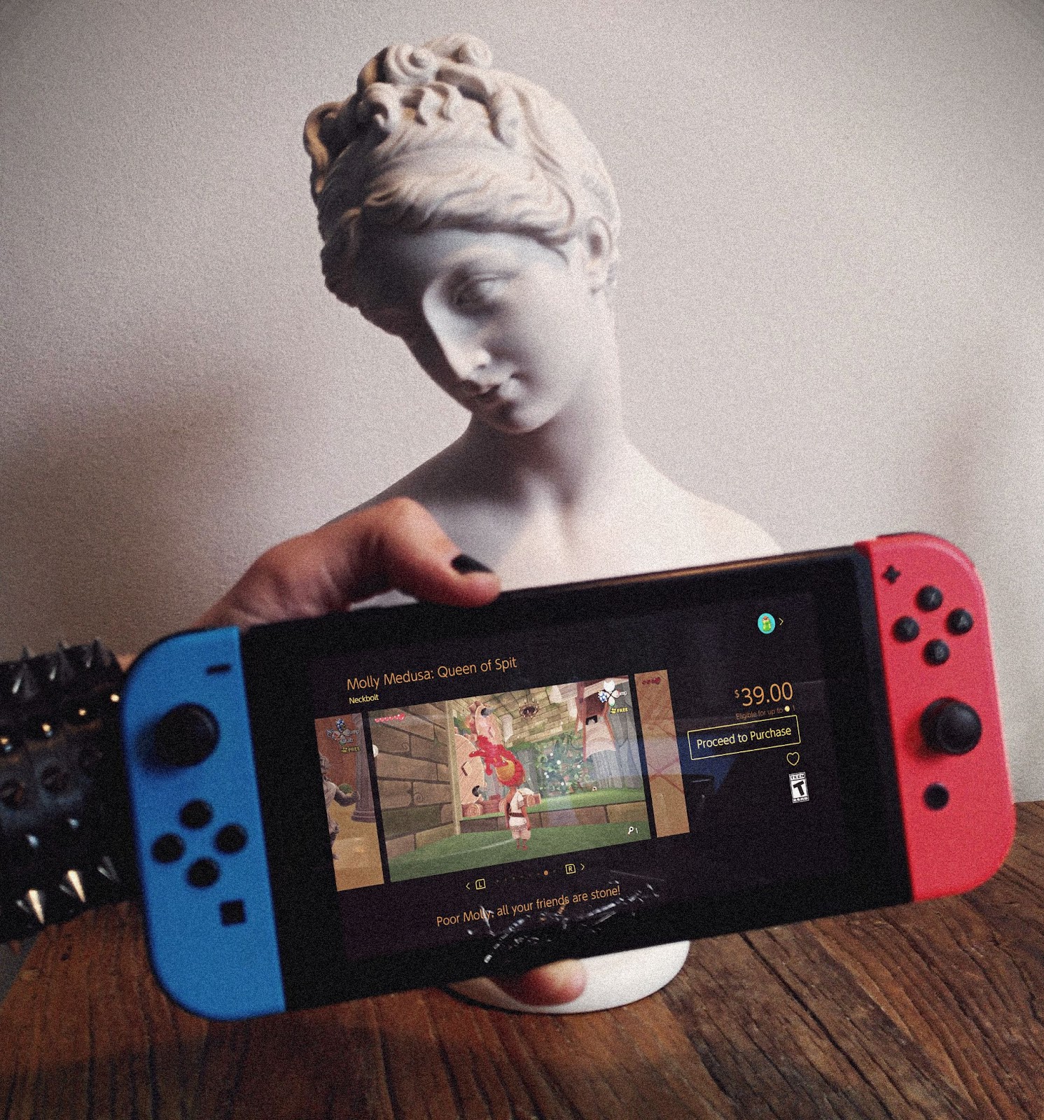 Molly Medusa - Queen of Spit