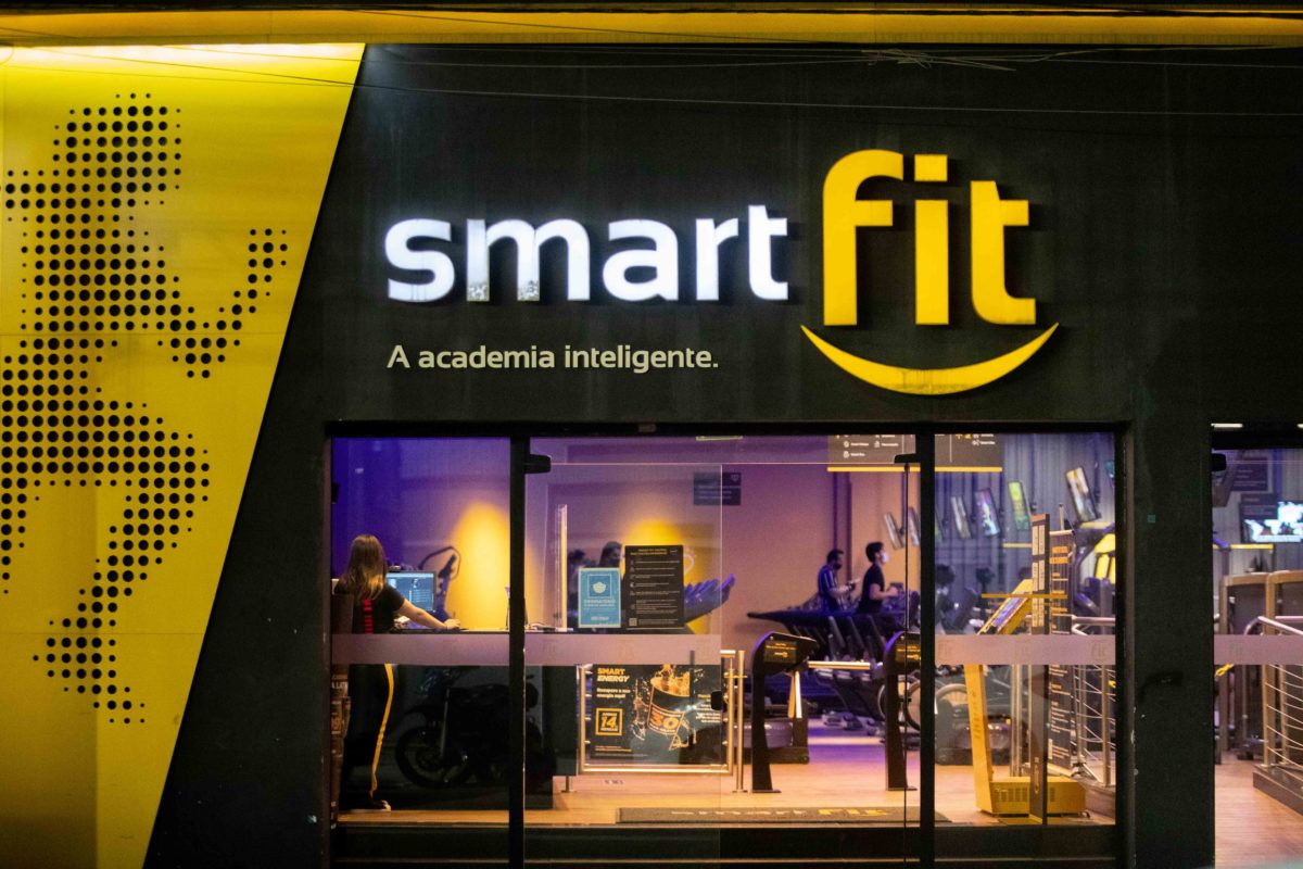Fluxo anuncia patrocínio da Smart Fit para os times de Free Fire Mobile, Crias Feminino, LoL e CS