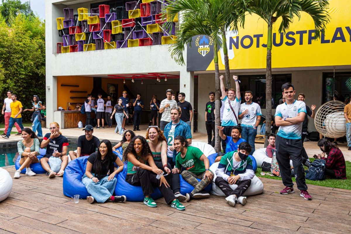 Riot Games e AcadArena firmam parceria para impulsionar o cenário gamer nas universidades brasileiras